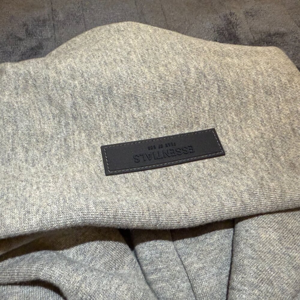 Fear of God Essentials Dark Oatmeal Hoodie BNWT 100% Authentic Unisex ✅ - Picture 4 of 6